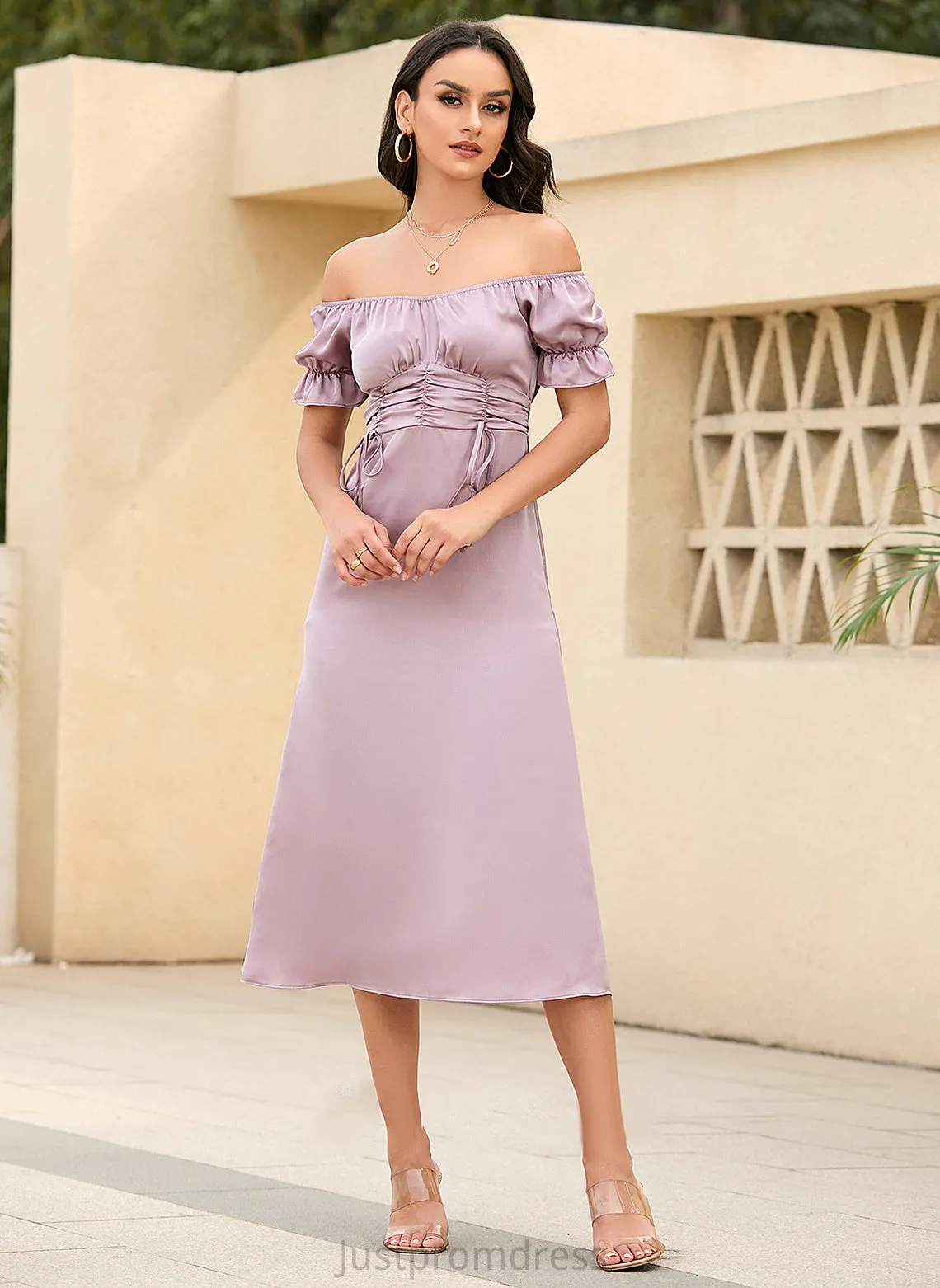 Baylee Sleeves Sheath Satin Dresses Short Elegant V-Neck Club Dresses Midi