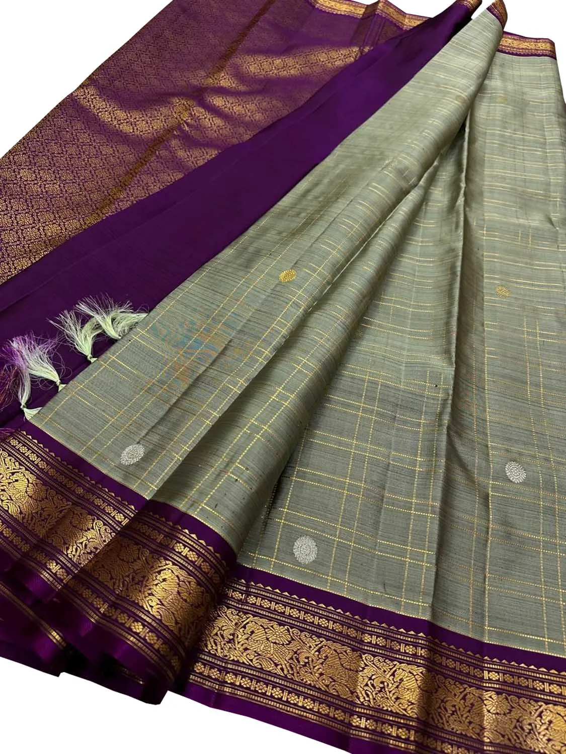 Exquisite Grey Kanjeevaram Pure Silk Saree - Handloom Beauty